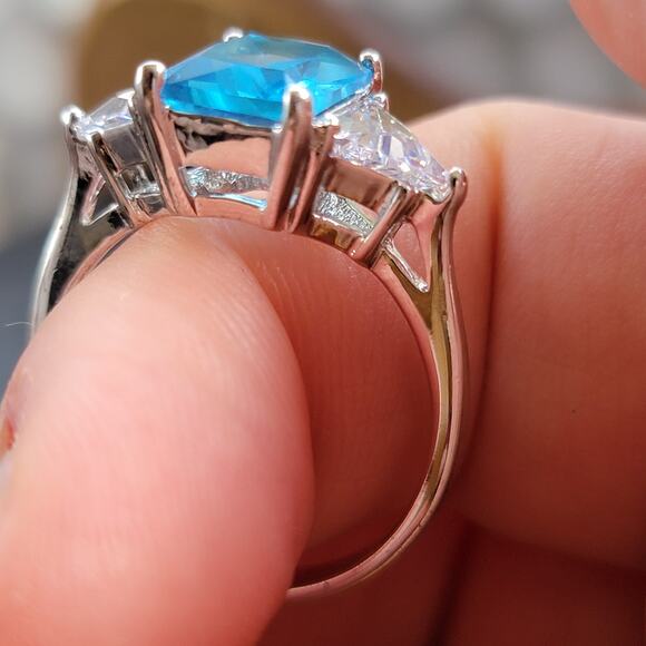 Rhodium Plated Simulated Blue Topaz Ring - Size 9.5 - Tri-Stone Elegance - Picture 10 of 12